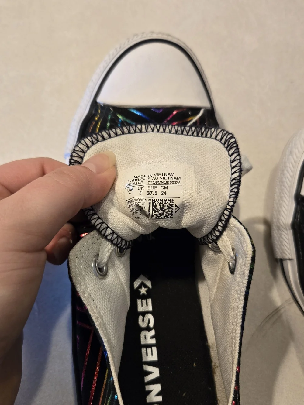 Converse Kids Low-Top Black Metallic Rainbow Star Sneakers Size 7